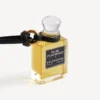 Anhänger in Form einer Parfüm-Miniaturflasche in Schwarz