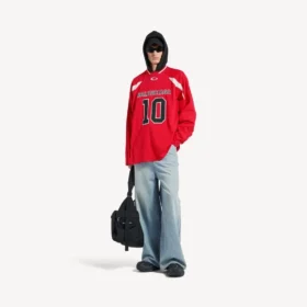 Balenciaga Herren | NBA-Kollaboration: Oversize-Langarm-T-Shirt in Rot/Mehrfarbig Balenciaga Herren | NBA-Kollaboration: Oversize-Langarm-T-Shirt in Rot/Mehrfarbig