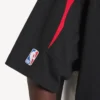 Balenciaga Herren | Oversize-T-Shirt aus der NBA-Kollaboration in Schwarz/Mehrfarbig Balenciaga Herren | Oversize-T-Shirt aus der NBA-Kollaboration in Schwarz/Mehrfarbig
