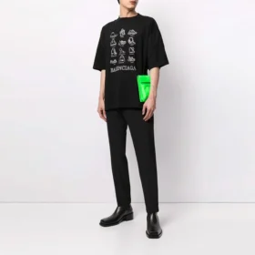Balenciaga Herren SS21 Freizeit-T-Shirt mit Aufdruck, groß, kurzärmelig, schwarz 641614TJV801070 Balenciaga Herren SS21 Freizeit-T-Shirt mit Aufdruck, groß, kurzärmelig, schwarz 641614TJV801070