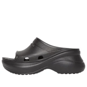 Balenciaga x Crocs Pool Slide Sandalen „Black“ 677389W1S8E1000
