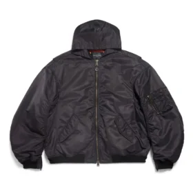 Bomberjacke mit Kapuze „Black“ im Tape Type-Stil 791103TPO041000