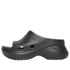 Crocs Pool Slide Sandalen „Black“ 677386W1S8E1000