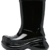 Crocs x Balenciaga Stiefel mit Lack-Finish „Schwarz“ 677388W1S8X