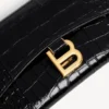 Damen-Geldbörse in Hourglass-Form mit Kette in Schwarz