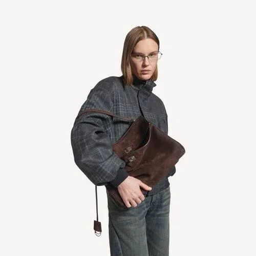Damen-Handtasche „Rodeo“ in mittelgroßer Ausführung in Hell-Espresso Damen-Handtasche „Rodeo“ in mittelgroßer Ausführung in Hell-Espresso