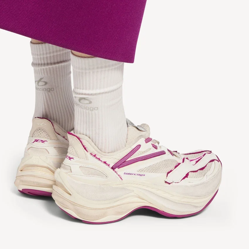 Damen-Sneaker „Jet“ in den Farben „Eggshell“/„Strawberry Pink“ Damen-Sneaker „Jet“ in den Farben „Eggshell“/„Strawberry Pink“