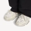 Damen-Sneaker „Triple S.2“ in Eierschalenfarbe Damen-Sneaker „Triple S.2“ in Eierschalenfarbe