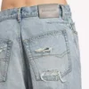 Damenjeans mit verdrehten Nähten in Bleach Light Blue