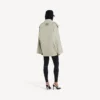 Doppelreihiger Damen-Trenchcoat in Hellbeige Doppelreihiger Damen-Trenchcoat in Hellbeige