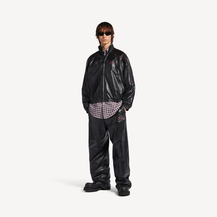 Herren-Jacke in Schwarz/Burgunderrot Herren-Jacke in Schwarz/Burgunderrot
