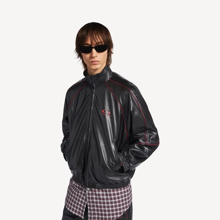 Herren-Jacke in Schwarz/Burgunderrot Herren-Jacke in Schwarz/Burgunderrot