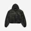 Herren-Kapuzenjacke mit Aufnähern in Schwarz Herren-Kapuzenjacke mit Aufnähern in Schwarz