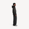 Herren-Kapuzenjacke mit Aufnähern in Schwarz Herren-Kapuzenjacke mit Aufnähern in Schwarz