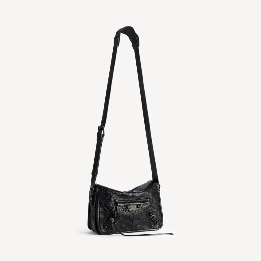 Herren-Messengertasche „Le City“ mit Klappe, klein, in Schwarz Herren-Messengertasche „Le City“ mit Klappe, klein, in Schwarz
