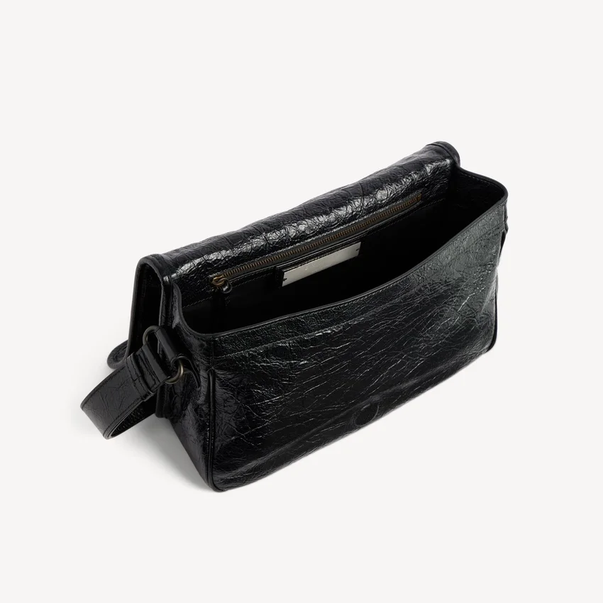 Herren-Messengertasche „Le City“ mit Klappe, klein, in Schwarz Herren-Messengertasche „Le City“ mit Klappe, klein, in Schwarz