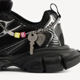 Herren-Sneaker in 3XL mit Anhängern in Schwarz/Silber