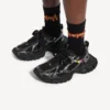 Herren-Sneaker in 3XL mit Anhängern in Schwarz/Silber Herren-Sneaker in 3XL mit Anhängern in Schwarz/Silber