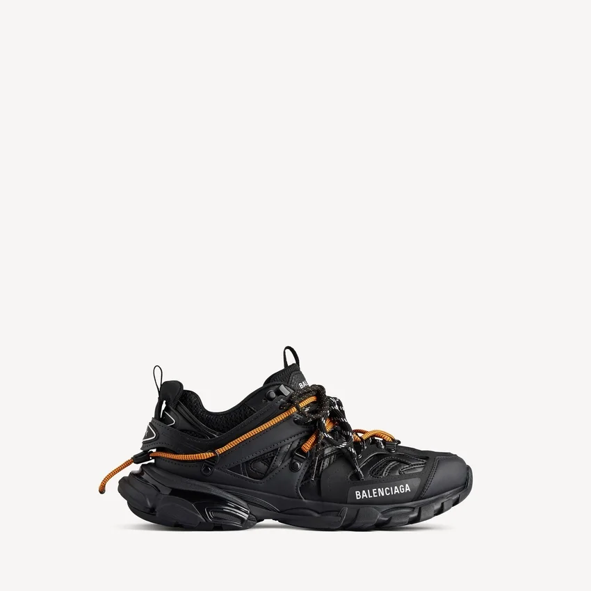 Herren-Sneaker mit Schnürung im Track-Trail-Stil in Schwarz/Orange Herren-Sneaker mit Schnürung im Track-Trail-Stil in Schwarz/Orange