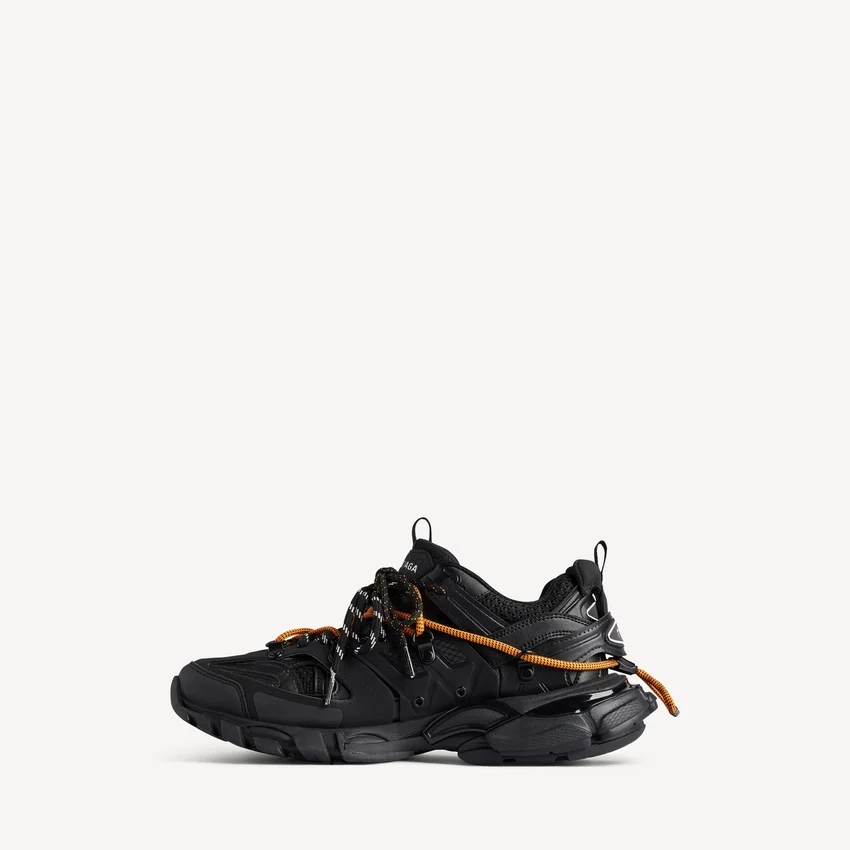 Herren-Sneaker mit Schnürung im Track-Trail-Stil in Schwarz/Orange Herren-Sneaker mit Schnürung im Track-Trail-Stil in Schwarz/Orange