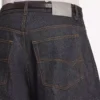 Herrenjeans mit geschwungenem Schnitt in Raw Indigo