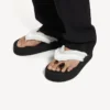 „Jet Lag“-Zehensandale für Damen in Off-White „Jet Lag“-Zehensandale für Damen in Off-White