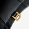 Kleine Damenhandtasche in Hourglass-Form in Schwarz Kleine Damenhandtasche in Hourglass-Form in Schwarz