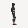 Kurze Techwear-Jacke für Damen in Schwarz
