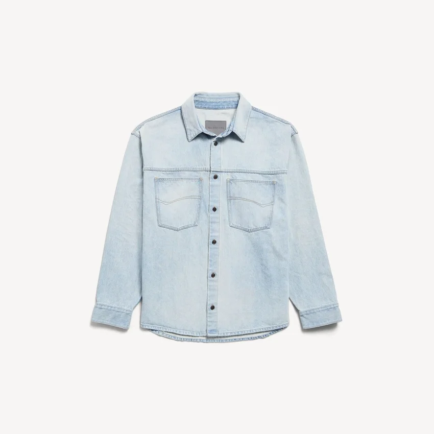 Langärmliges Herren-Denim-Hemd in Hellblau Langärmliges Herren-Denim-Hemd in Hellblau