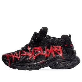 Runner Graffiti Sneaker „Schwarz und Rot aus Mesh und Nylon“ 677403W3RBQ1060