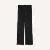Schlanke, taillierte Damenhose in Schwarz Schlanke, taillierte Damenhose in Schwarz