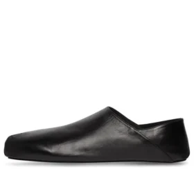 Slipper aus weichem Kalbsleder mit eckiger Zehenkappe „Schwarz“ 702072WBDH11000