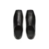 Slipper aus weichem Kalbsleder mit eckiger Zehenkappe „Schwarz“ 702072WBDH11000