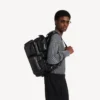 Superbusy Sling Bag Large in Schwarz