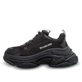 Triple S „Black“ 524036W2CA11000
