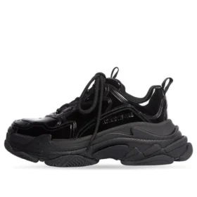 Triple S „Black Patent“ 734954W2PAA1000