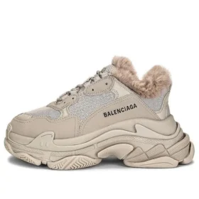 Triple S „Kunstfell – Beige“ 668562W3CQ59710